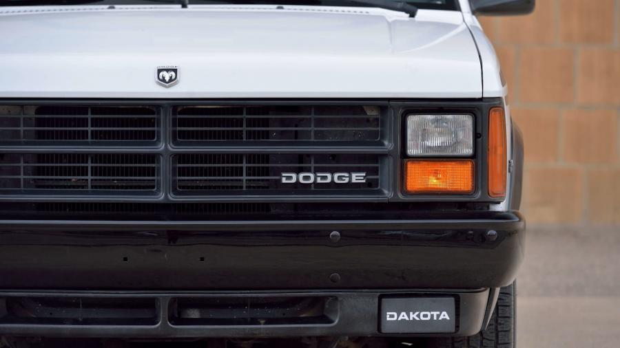 Детали экстерьера Dodge Dakota LS Sport Convertible (1 of 999) 1990 года  (фото 17 из 20)